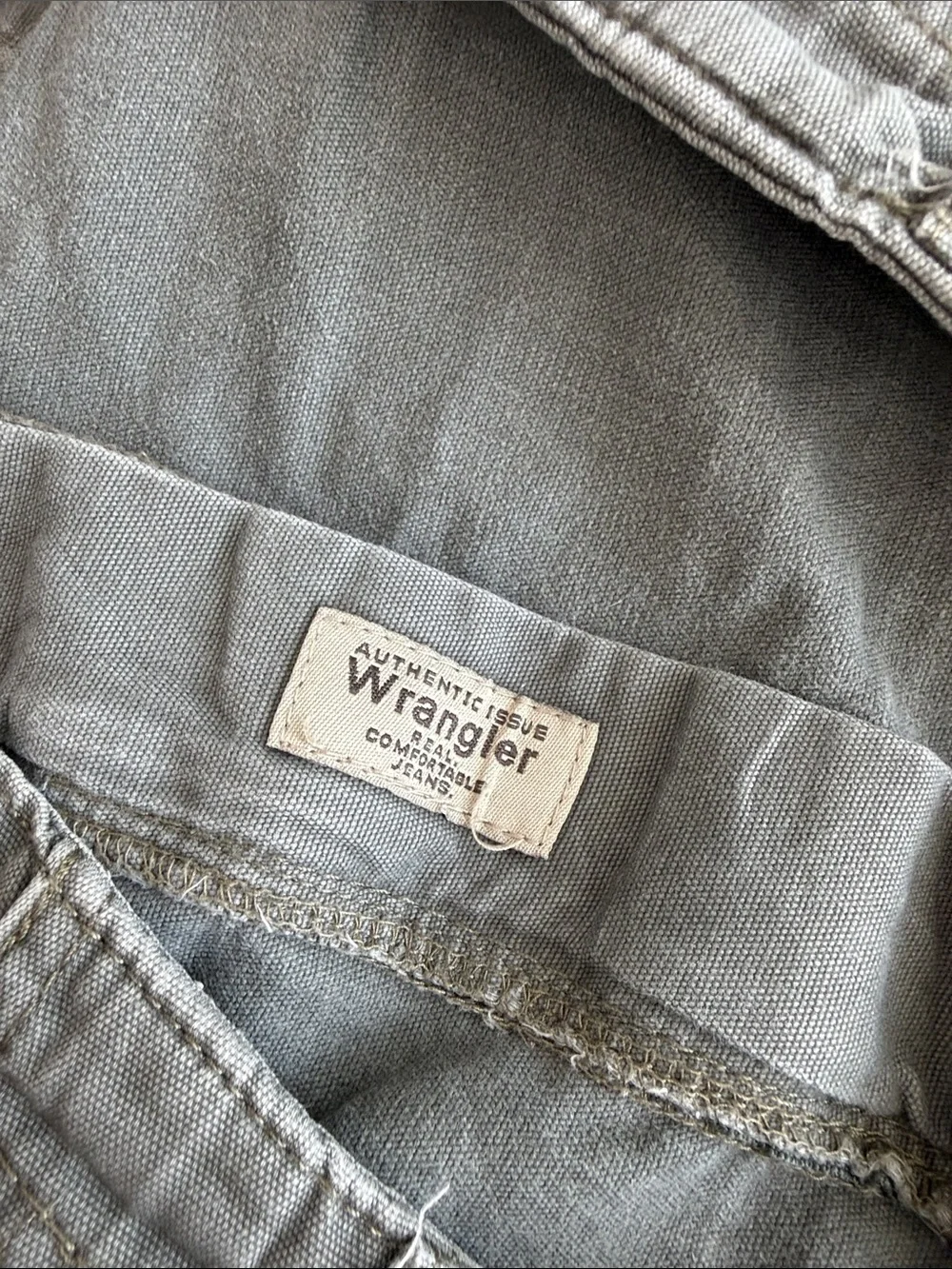 Wrangler Men's Cargo Shorts in Olive